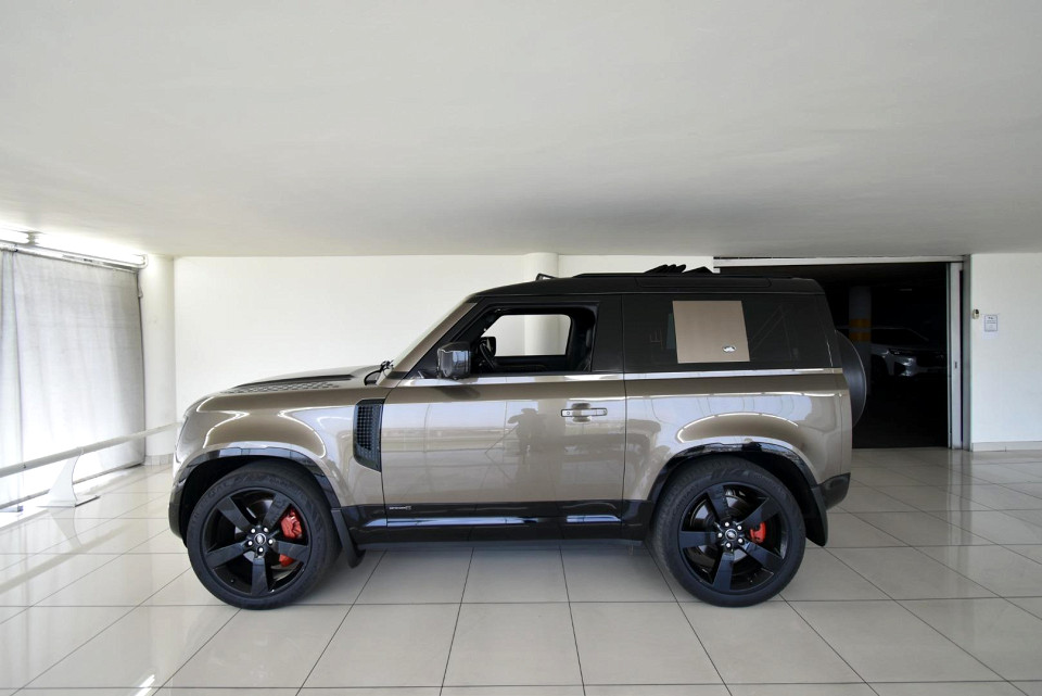 2021 LAND ROVER DEFENDER 90 3.0 D D300 X (221kW)