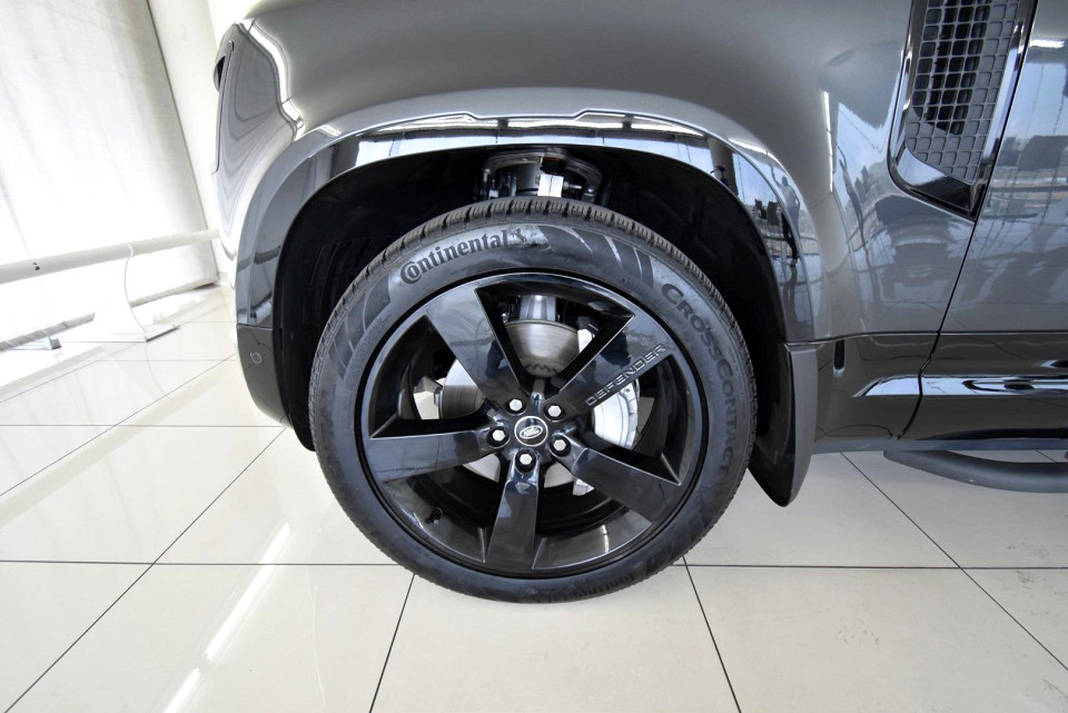 2025 LAND ROVER DEFENDER Defender