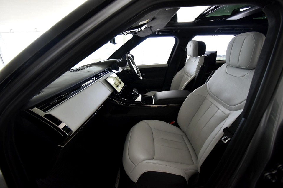 2025 LAND ROVER RANGE ROVER SPORT D350 AUTOBIOGRAPHY (258kW)