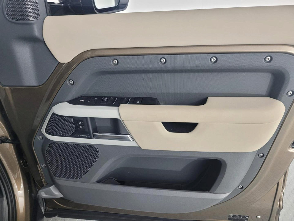 2020 LAND ROVER DEFENDER 110 P400 FIRST EDITION (294kW)