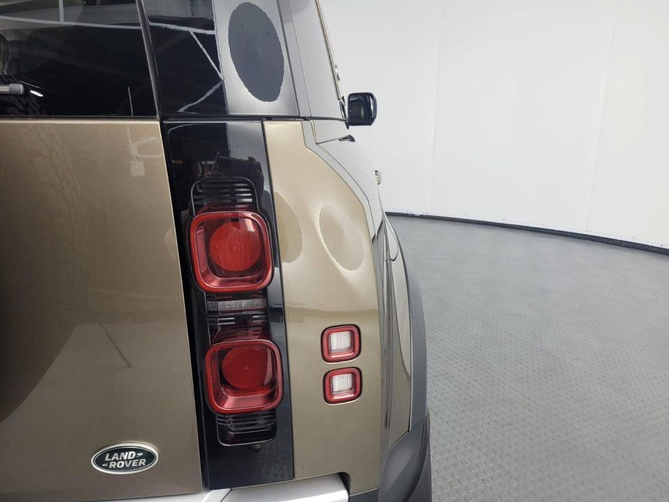 2020 LAND ROVER DEFENDER 110 P400 FIRST EDITION (294kW)