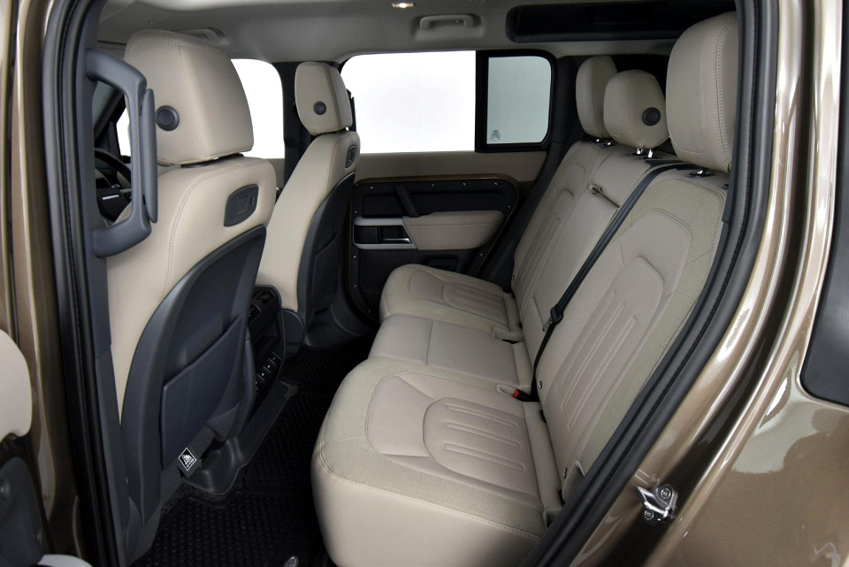 2020 LAND ROVER DEFENDER 110 P400 FIRST EDITION (294kW)