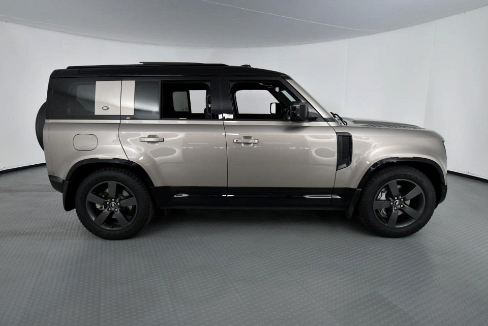 2023 LAND ROVER DEFENDER 110 3.0 D D300 X-DYNAMIC HSE (221kW)