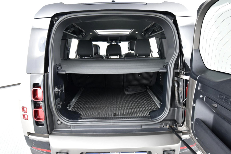 2023 LAND ROVER DEFENDER 110 3.0 D D300 X-DYNAMIC HSE (221kW)