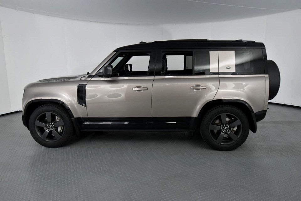 2023 LAND ROVER DEFENDER 110 3.0 D D300 X-DYNAMIC HSE (221kW)