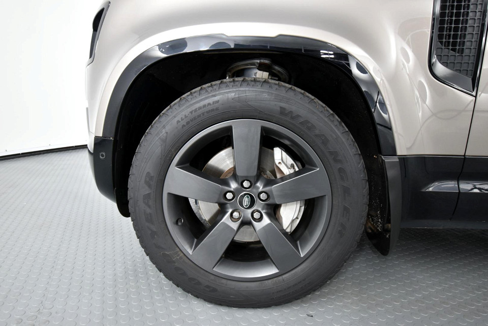 2023 LAND ROVER DEFENDER 110 3.0 D D300 X-DYNAMIC HSE (221kW)