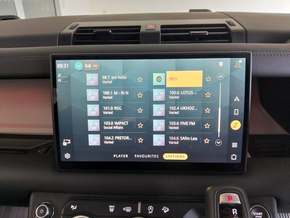 2024 LAND ROVER DEFENDER Defender