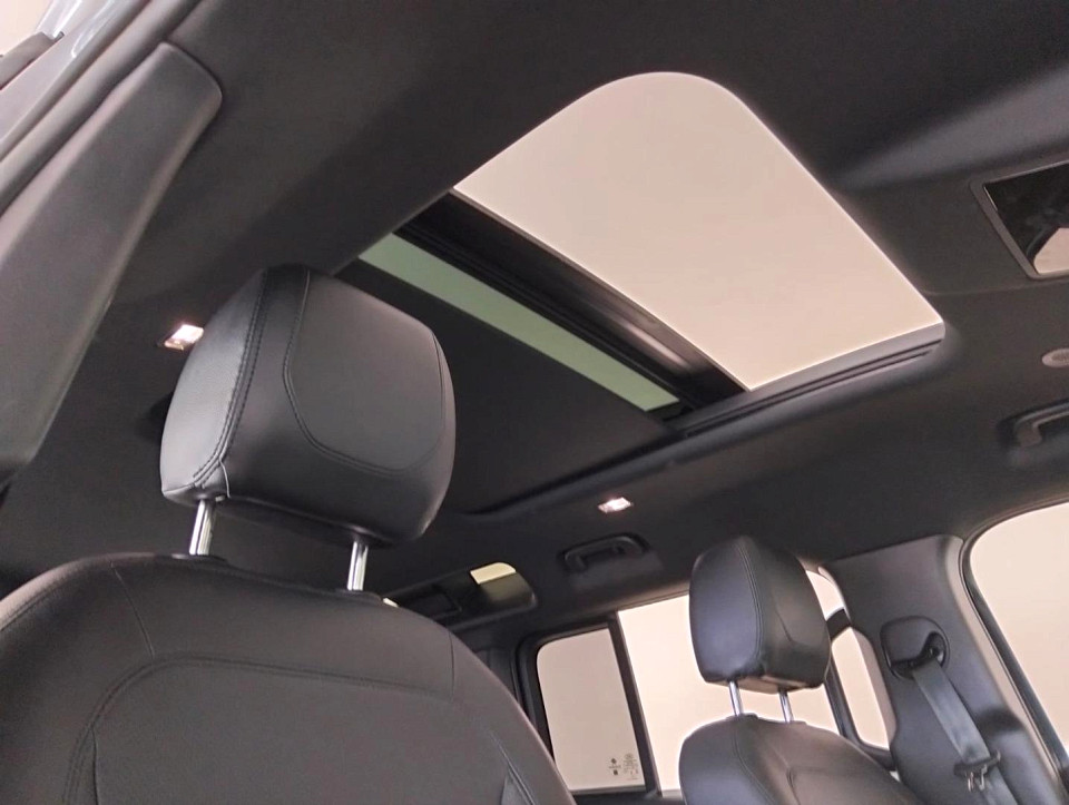 2024 LAND ROVER DEFENDER Defender