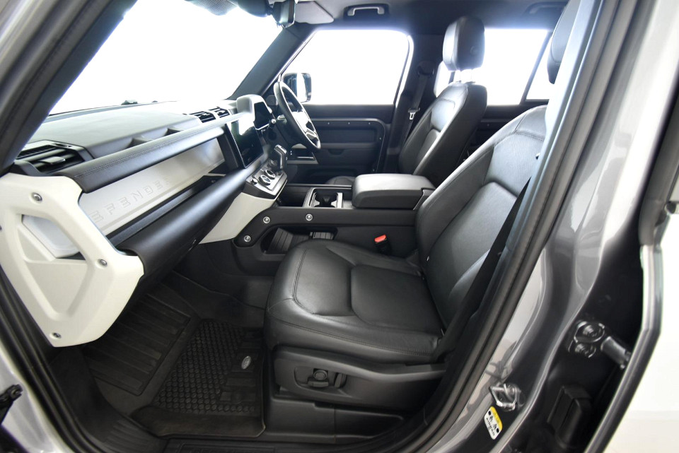 2024 LAND ROVER DEFENDER Defender