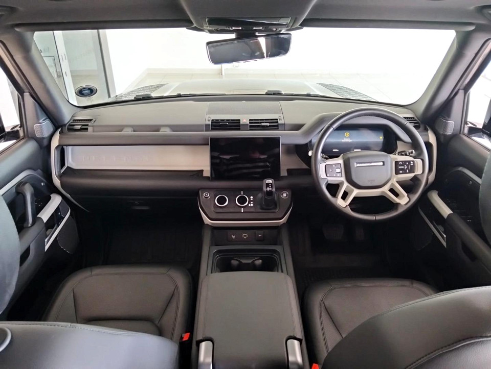 2024 LAND ROVER DEFENDER Defender