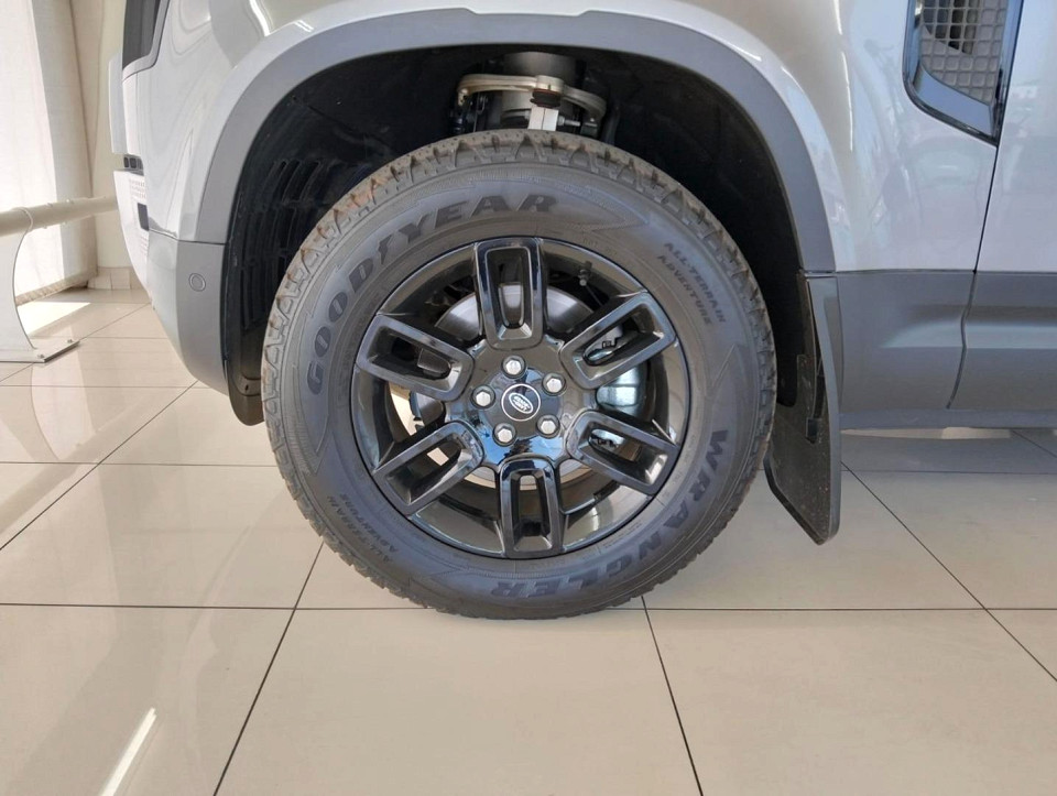 2024 LAND ROVER DEFENDER Defender