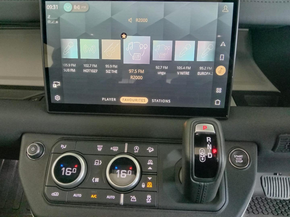 2024 LAND ROVER DEFENDER Defender