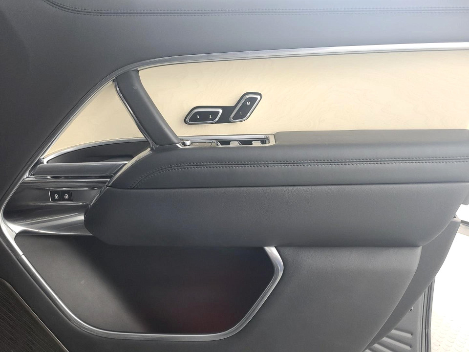 2023 LAND ROVER RANGE ROVER 4.4 P P530 SV (390kW)