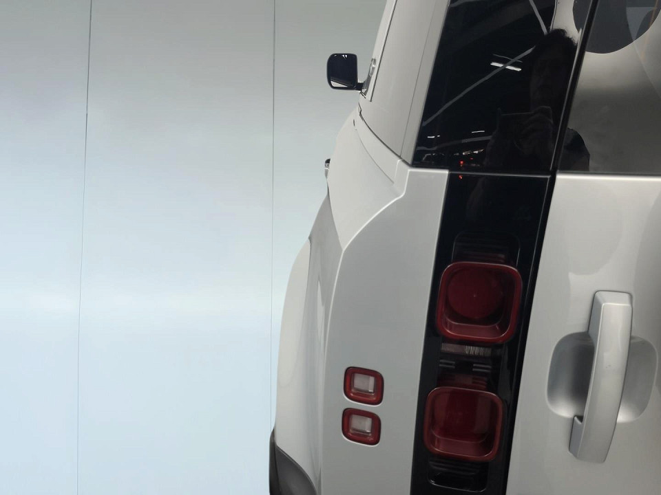 2024 LAND ROVER DEFENDER Defender