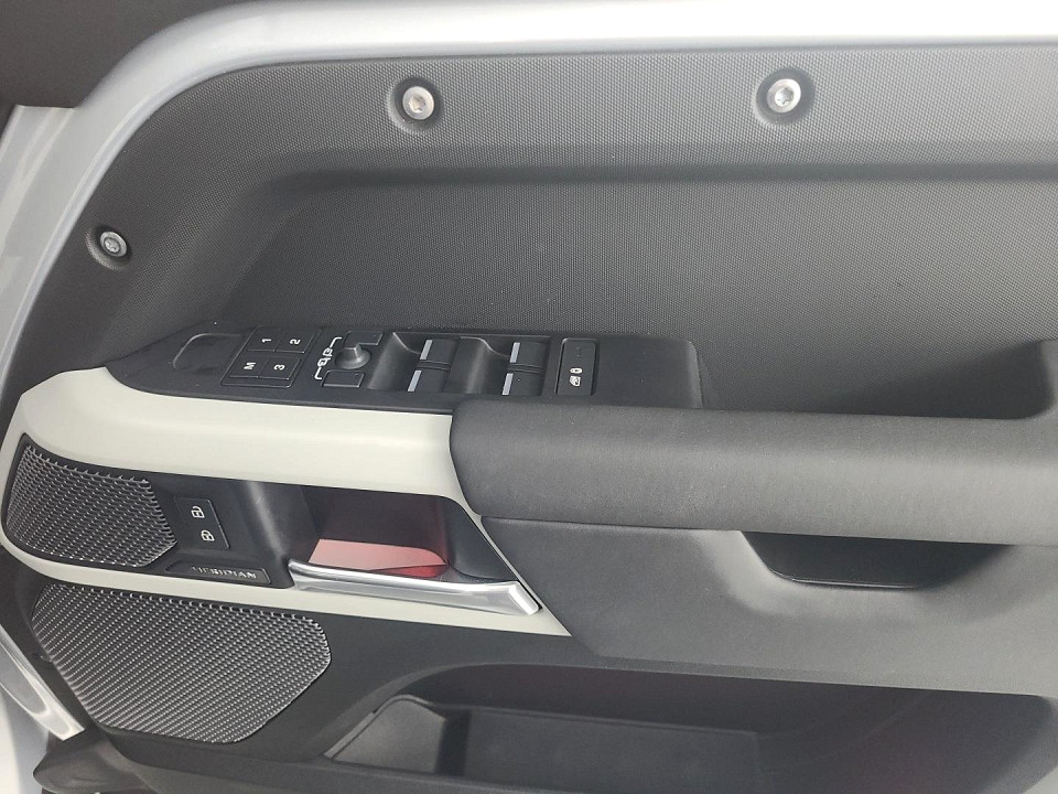 2024 LAND ROVER DEFENDER Defender