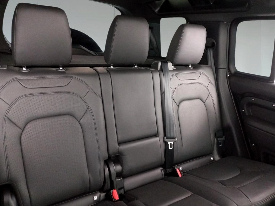 2025 LAND ROVER DEFENDER Defender