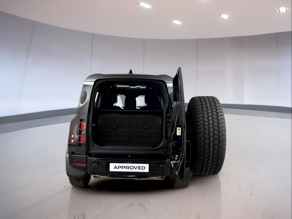 2025 LAND ROVER DEFENDER Defender