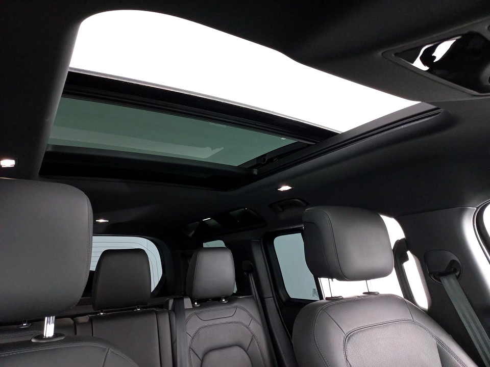 2025 LAND ROVER DEFENDER Defender