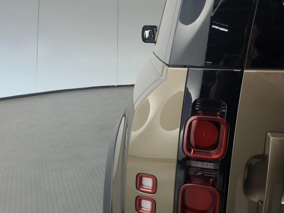 2020 LAND ROVER DEFENDER 110 P400 FIRST EDITION (294kW)