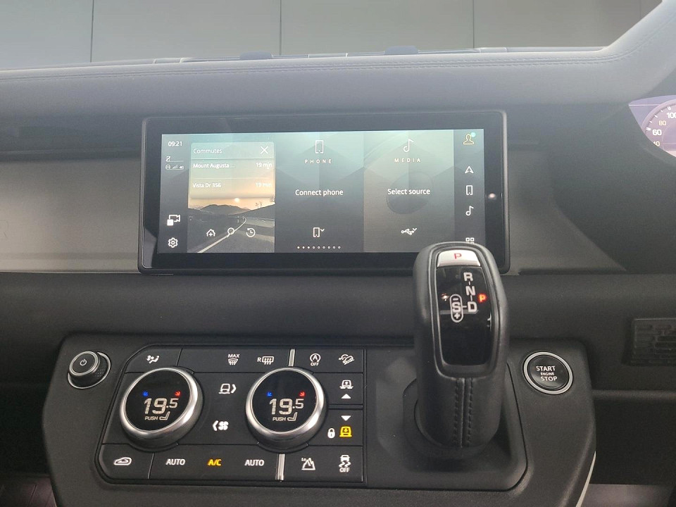 2021 LAND ROVER DEFENDER 110 D240 FIRST EDITION (177kW)