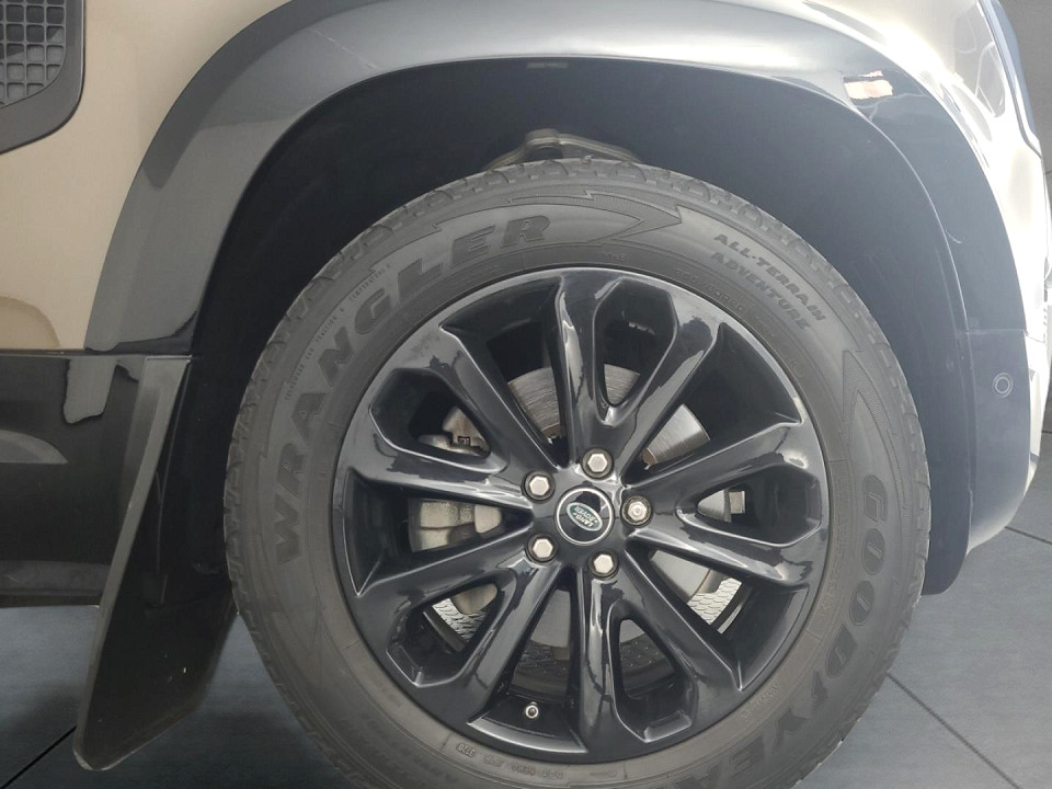 2021 LAND ROVER DEFENDER 110 D240 FIRST EDITION (177kW)