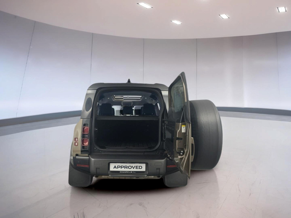 2021 LAND ROVER DEFENDER 110 D240 FIRST EDITION (177kW)