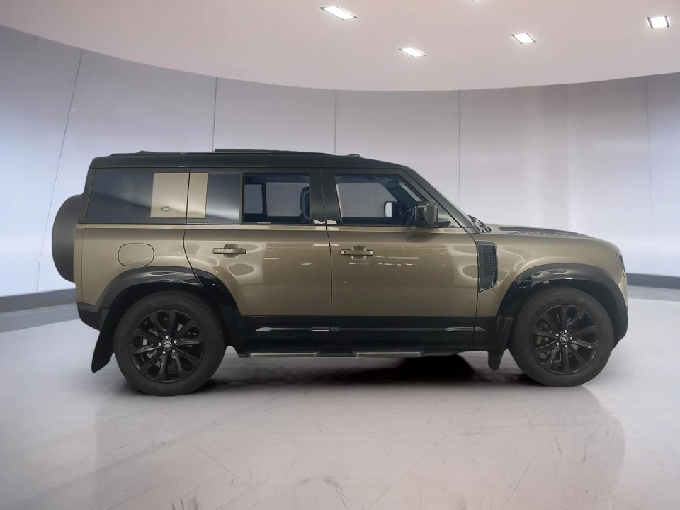 2021 LAND ROVER DEFENDER 110 D240 FIRST EDITION (177kW)