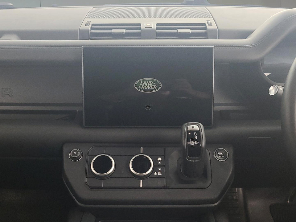 2025 LAND ROVER DEFENDER Defender