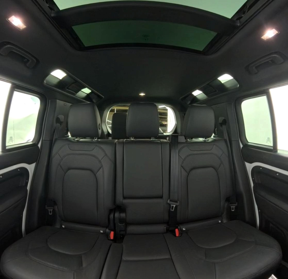 2025 LAND ROVER DEFENDER Defender