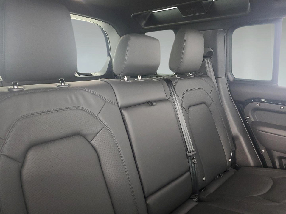 2025 LAND ROVER DEFENDER Defender