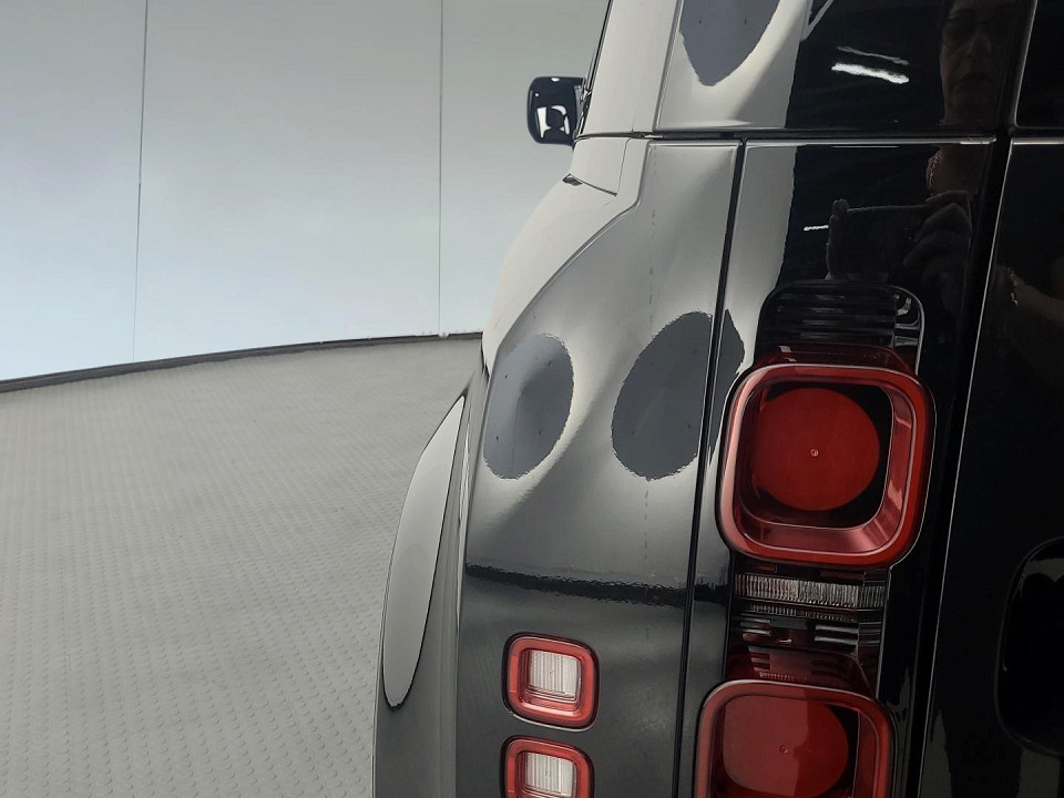 2025 LAND ROVER DEFENDER Defender