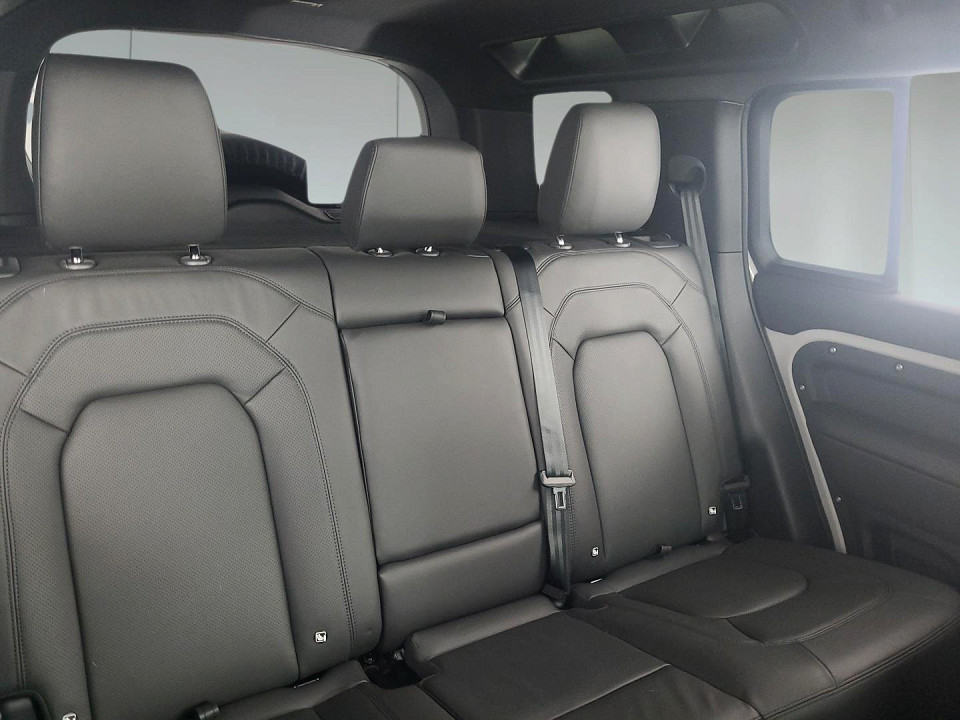 2026 LAND ROVER DEFENDER Defender