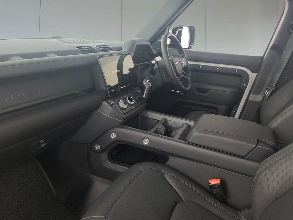 2026 LAND ROVER DEFENDER Defender