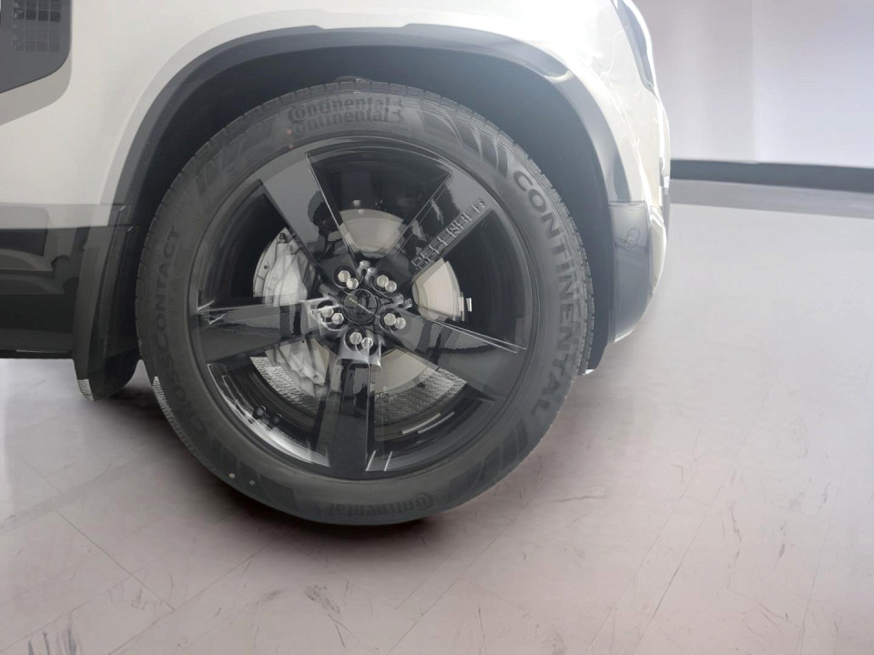 2026 LAND ROVER DEFENDER Defender