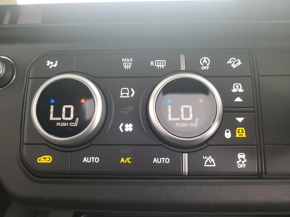 2026 LAND ROVER DEFENDER Defender