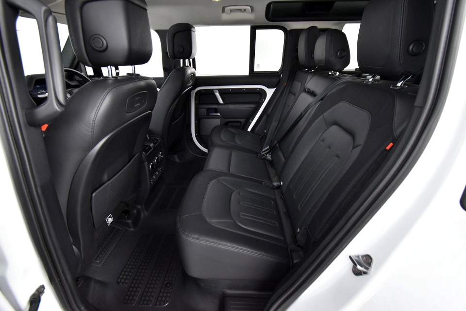 2021 LAND ROVER DEFENDER 110 3.0 D D300 X-DYNAMIC HSE (221kW)