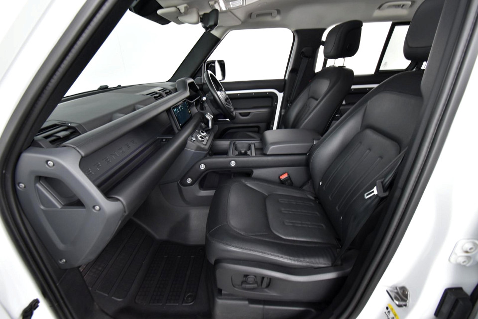 2021 LAND ROVER DEFENDER 110 3.0 D D300 X-DYNAMIC HSE (221kW)