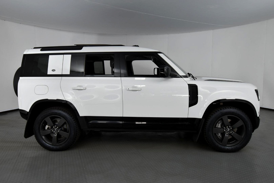 2021 LAND ROVER DEFENDER 110 3.0 D D300 X-DYNAMIC HSE (221kW)