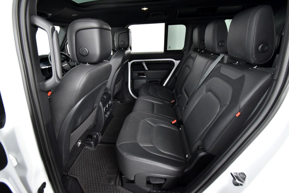 2023 LAND ROVER DEFENDER 110 3.0 D D300 X-DYNAMIC HSE (221kW)