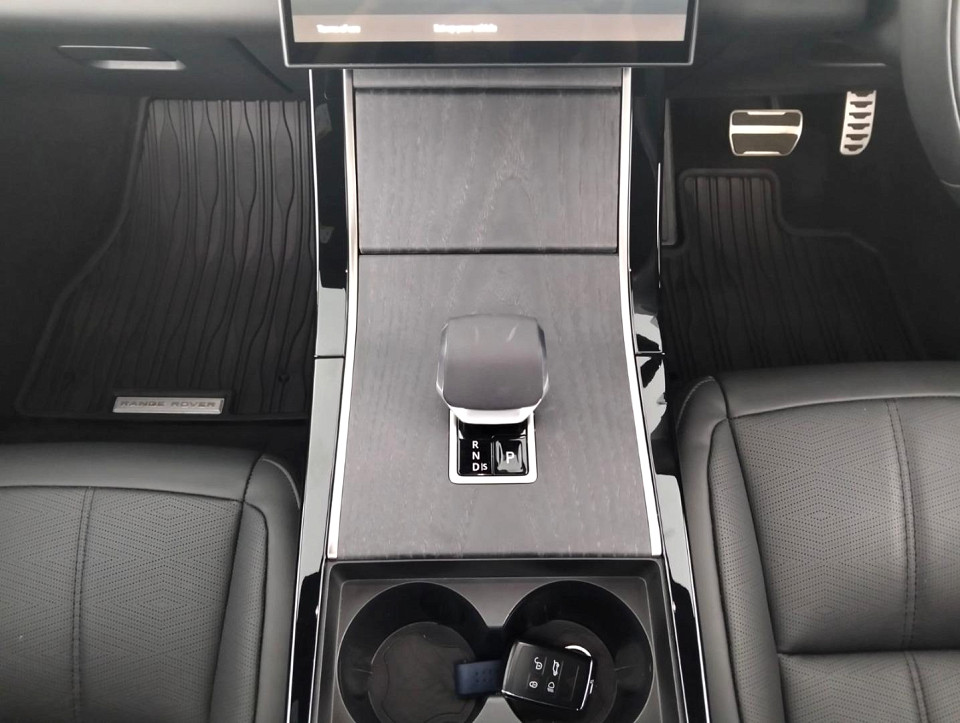 2025 LAND ROVER RANGE ROVER EVOQUE D200 AUTOBIOGRAPHY (147kW)