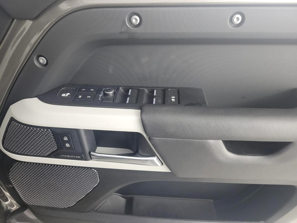 2022 LAND ROVER DEFENDER 110 2.0 D D240 X-DYNAMIC HSE (177kW)