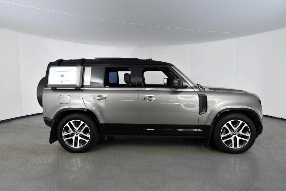 2022 LAND ROVER DEFENDER 110 2.0 D D240 X-DYNAMIC HSE (177kW)