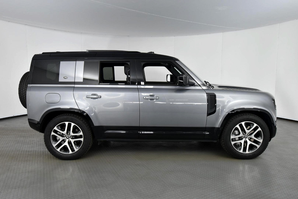 2022 LAND ROVER DEFENDER 110 3.0 D D300 X-DYNAMIC HSE (221kW)