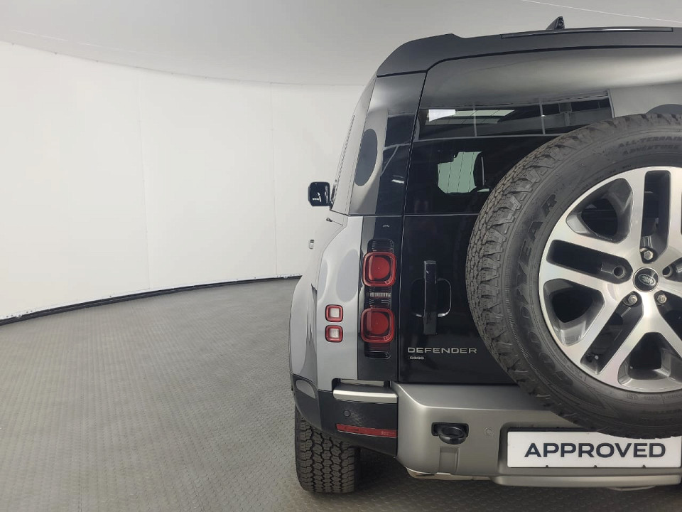 2022 LAND ROVER DEFENDER 110 3.0 D D300 X-DYNAMIC HSE (221kW)