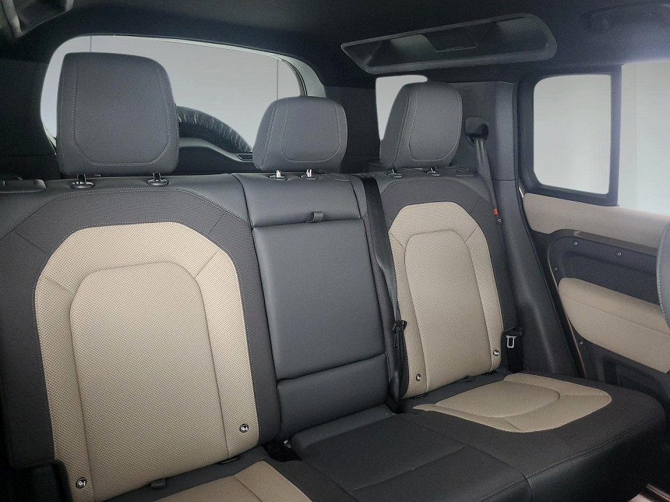 2023 LAND ROVER DEFENDER 110 3.0 D D300 X-DYNAMIC HSE (221kW)