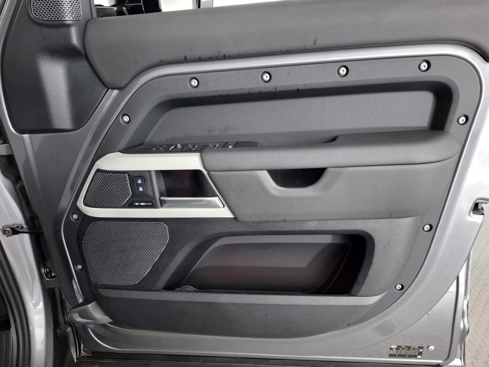 2024 LAND ROVER DEFENDER 110 3.0 D D300 X-DYNAMIC HSE (221kW)