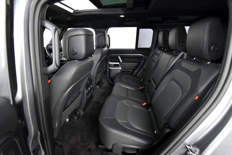 2024 LAND ROVER DEFENDER 110 3.0 D D300 X-DYNAMIC HSE (221kW)