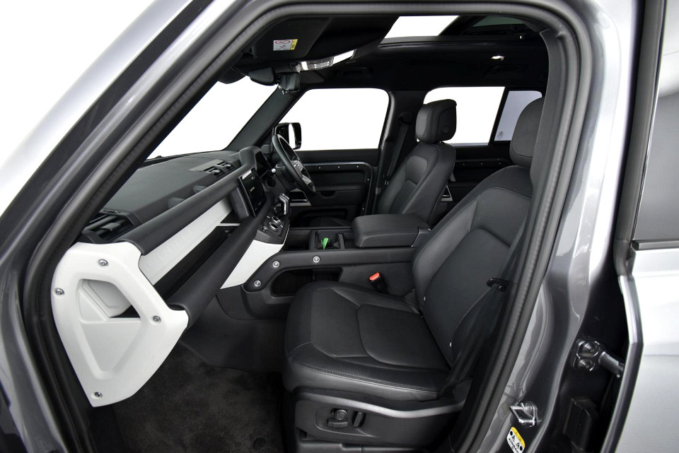 2024 LAND ROVER DEFENDER 110 3.0 D D300 X-DYNAMIC HSE (221kW)
