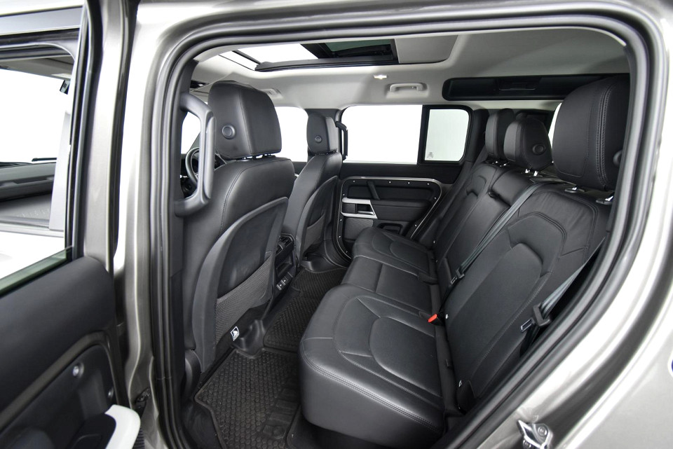 2024 LAND ROVER DEFENDER 110 D250 XS EDITION AWD (183kW)