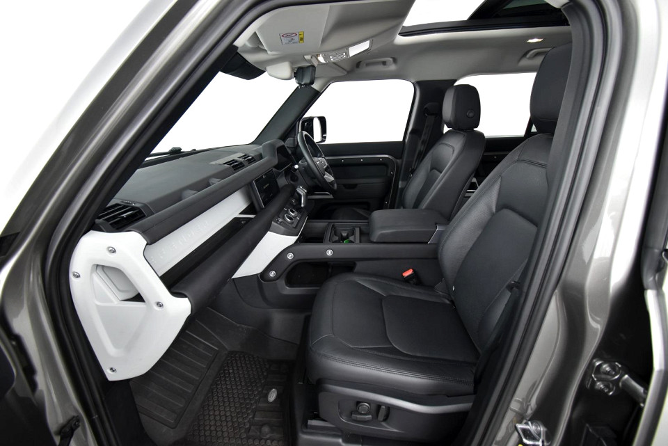 2024 LAND ROVER DEFENDER 110 D250 XS EDITION AWD (183kW)